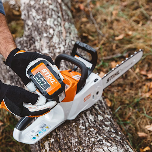 STIHL aku testera sa baterijom AP 300 iz AP baterijskog sistema